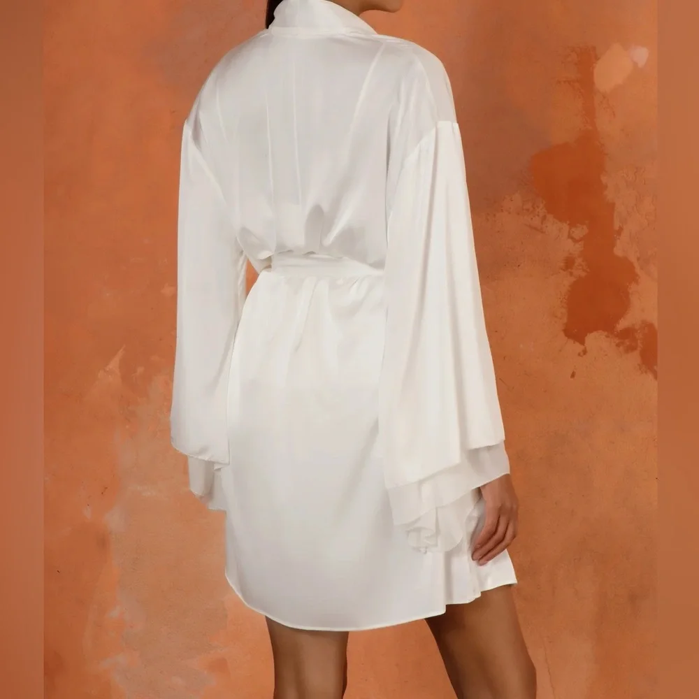 Tulip Short Robe - Picture 4 of 6